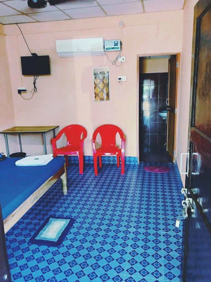 Blue Bird Residency Hotel Lakshmanpur Bilik gambar